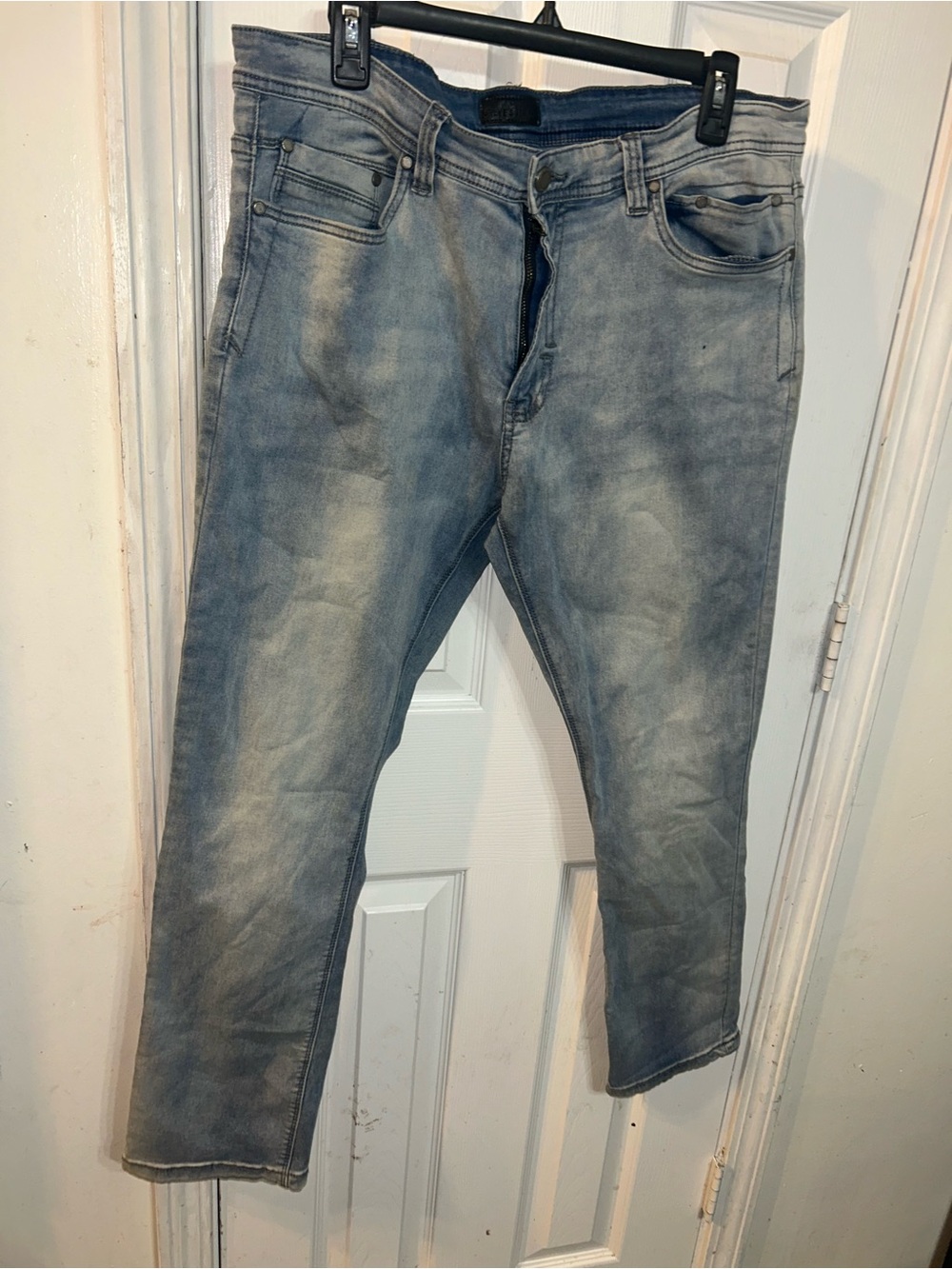 Slim Fit Men's Light Wash Jeans - Casual Slim Denim